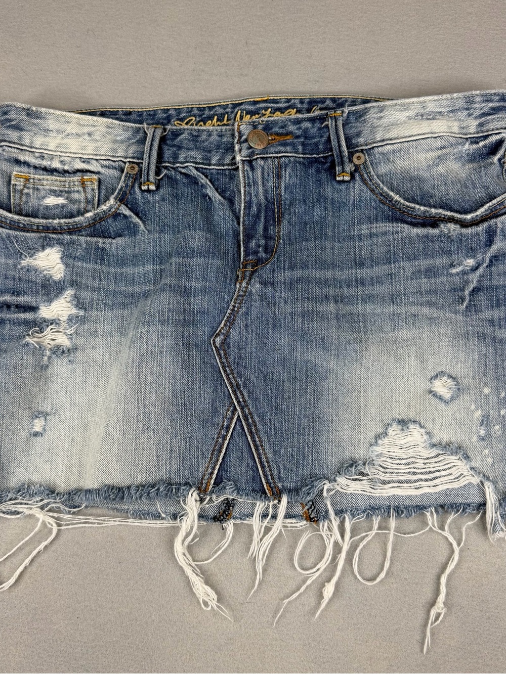 Ruehl No.925 Denim Mini Skirt W27 Distressed Frayed Low Rise Y2K 2000s